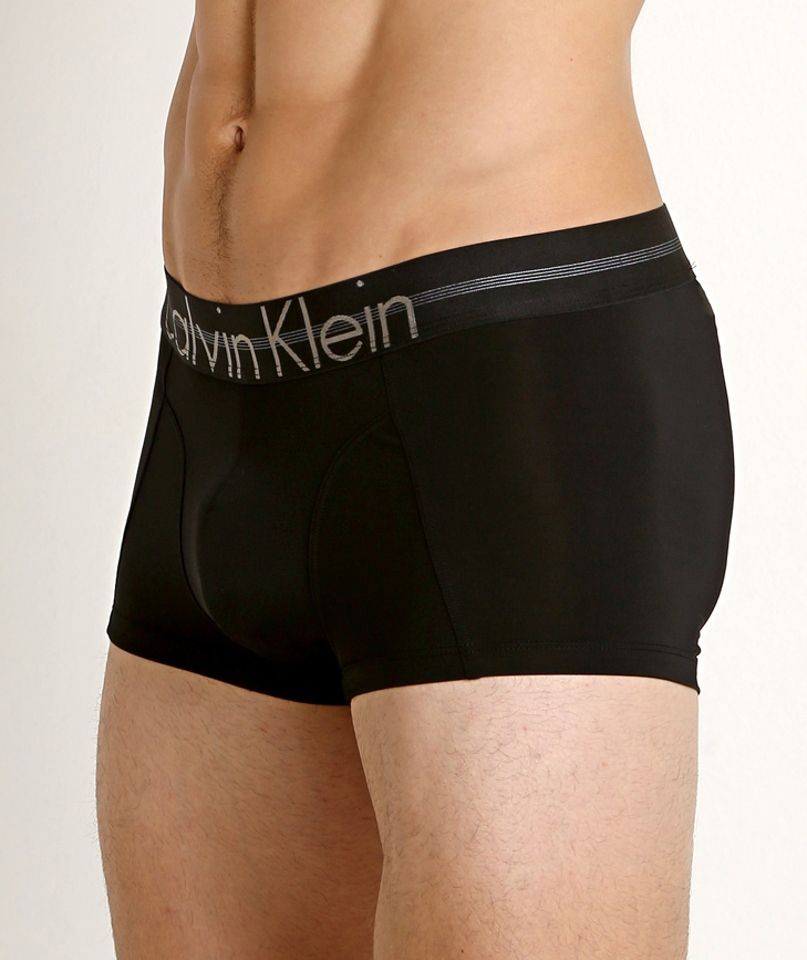 calvin-klein-boxerky-focused-fit-cerne-nb1483a-00122